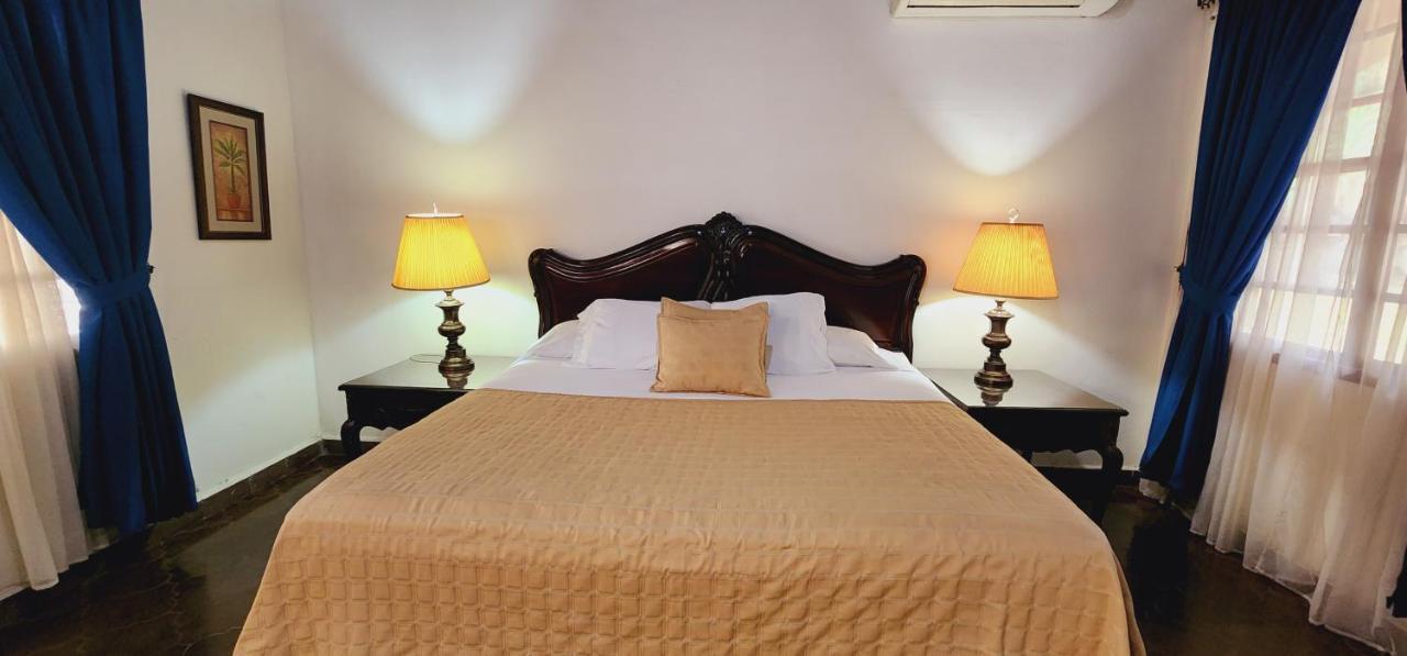 Camilas Hotel ซานเปโดร ซูลา ภายนอก รูปภาพ