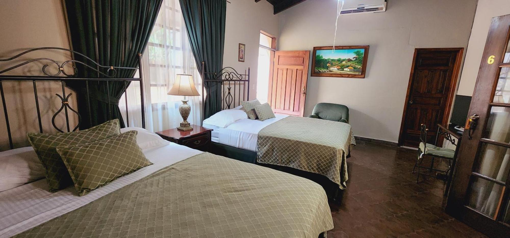 Camilas Hotel ซานเปโดร ซูลา ภายนอก รูปภาพ